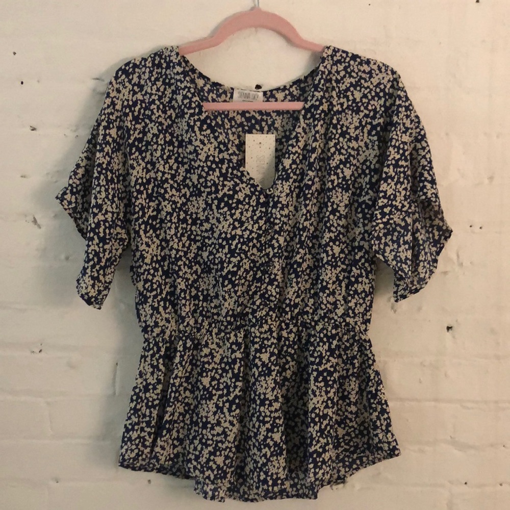 💙NWT Sienna Sky Top💙